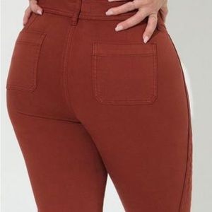 Aviator Skinny Stretch Twill
Mid-Rise Pant size 20 collor- fire brick